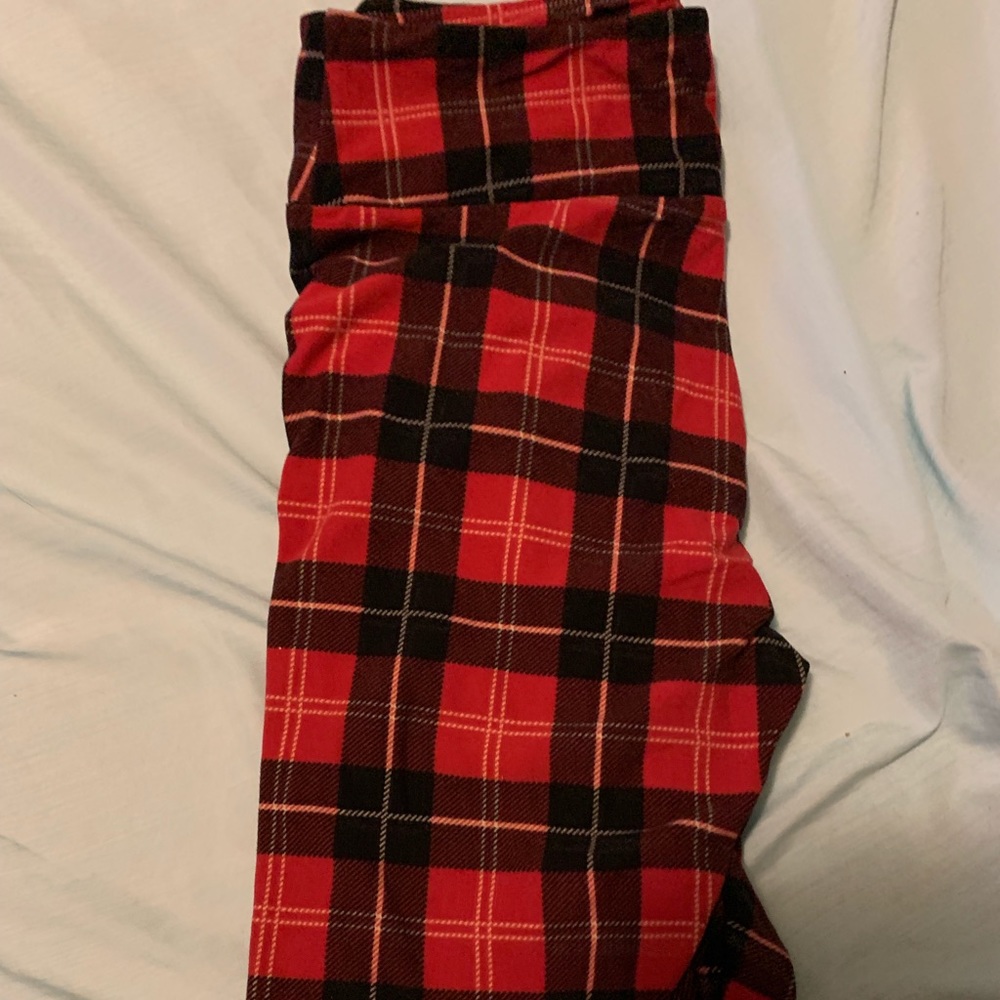Red  plaid leggings🌸